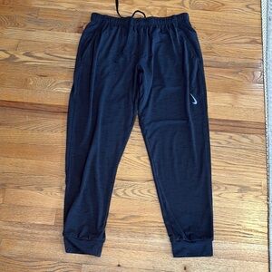 Nike Black Joggers with Elastic Waistband and Tapered Fit